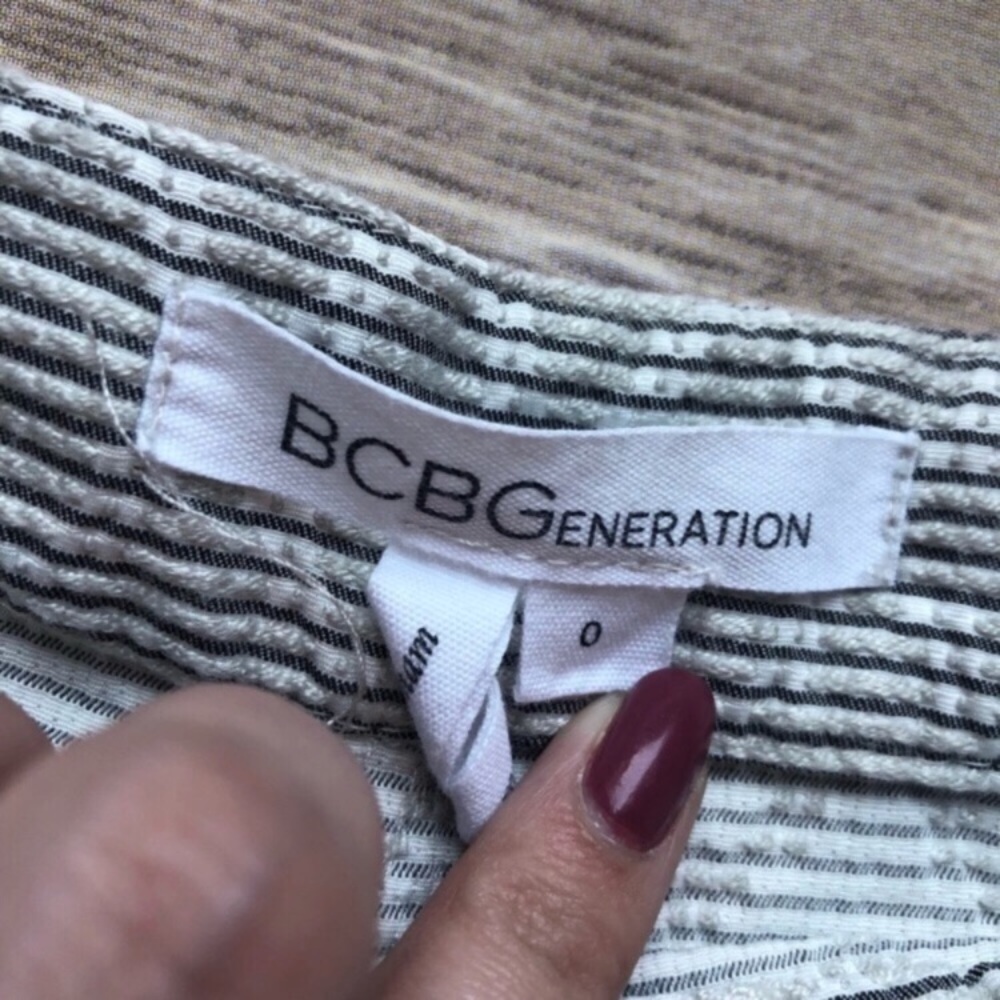 BCBGeneration Size 0 Diamond Striped Casual Shorts - Picture 4 of 5
